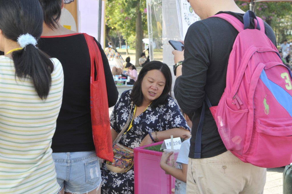 圈圈老師現在狀況不適合久站卻情義相挺ＱＱ