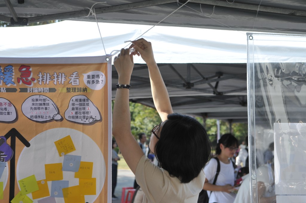 明明身體不舒服一直默默幫我顧攤的佩儒